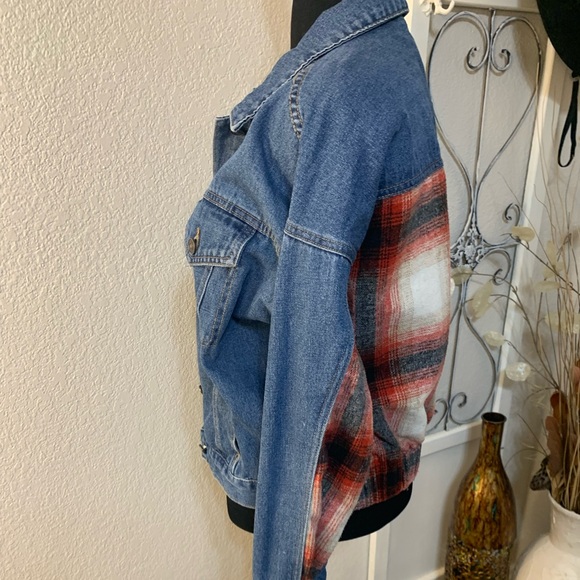 BKE denim blue jean jacket. - Picture 3 of 11